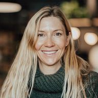 Laura Modena Author Head Shot